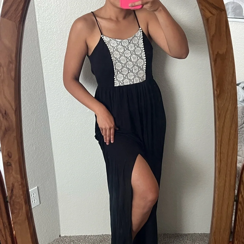 ⚫️  FINN & CLOVER black laced maxi dress with open back​​​